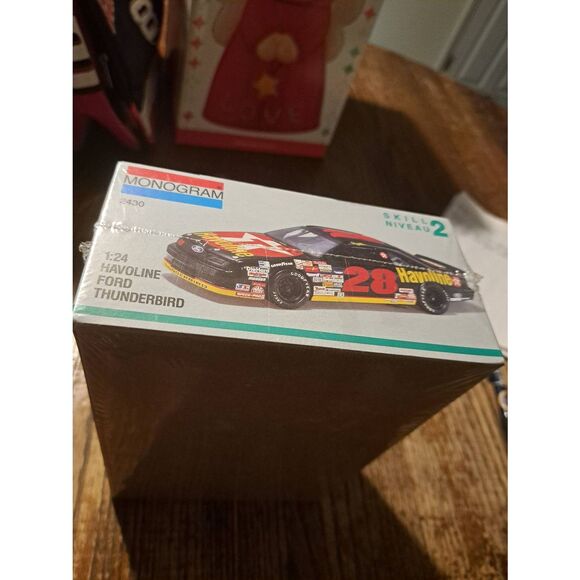 Vintage 1991 Monogram Davy Allison Ford Thunderbird NASCAR Model Race Car Kit - Picture 5 of 5